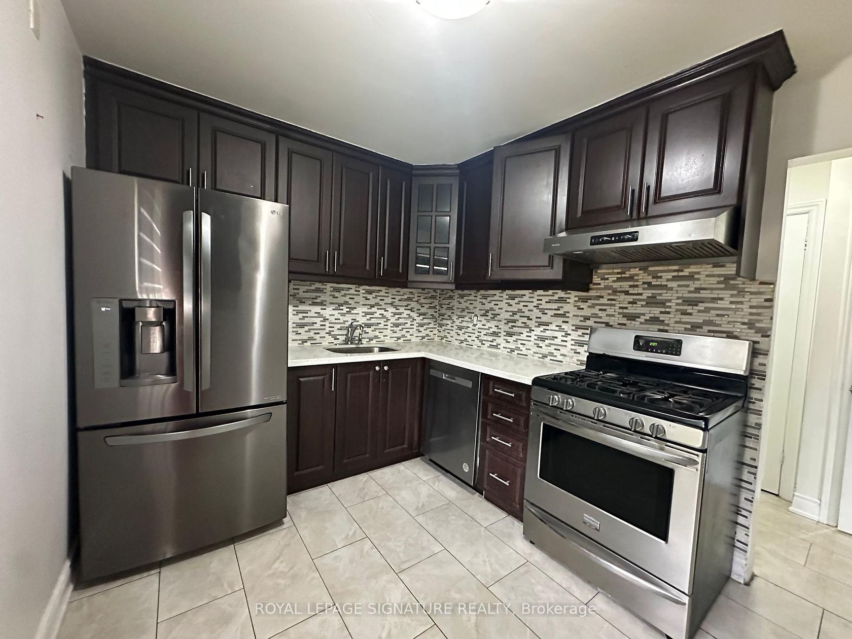 115 - 16 Litchfield Court, Clairville, Toronto 