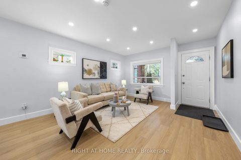 Photo 3 at 977 Broadview Avenue, Broadview North, Toronto