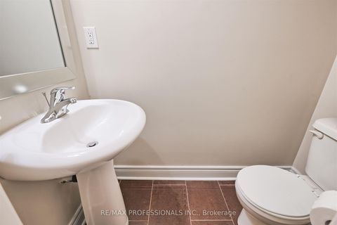 Photo 6 at 825A Oxford Street, Mimico, Toronto