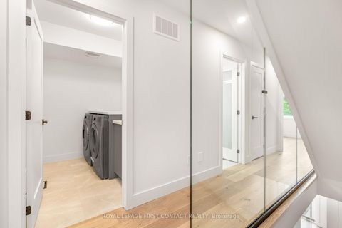 Photo 5 at 4 Alderwood Lane, Allandale, Barrie Photo 5 at 4 Alderwood Lane, Allandale, Barrie