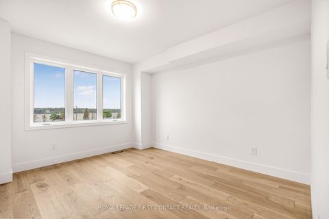 Photo 7 at 4 Alderwood Lane, Allandale, Barrie