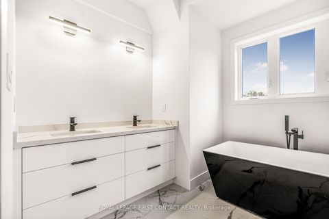 Photo 13 at 4 Alderwood Lane, Allandale, Barrie