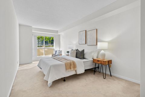 Photo 22 at 502 - 25 The Esplanade, Waterfront Communities C8, Toronto