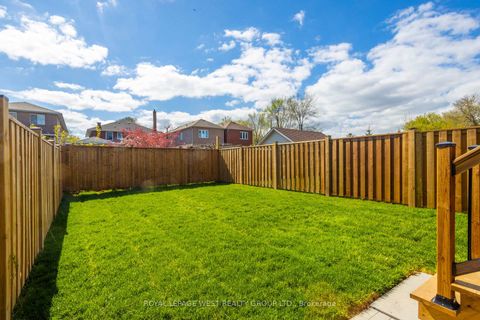 Photo 17 at 266A Kennedy Road, Cliffside, Toronto