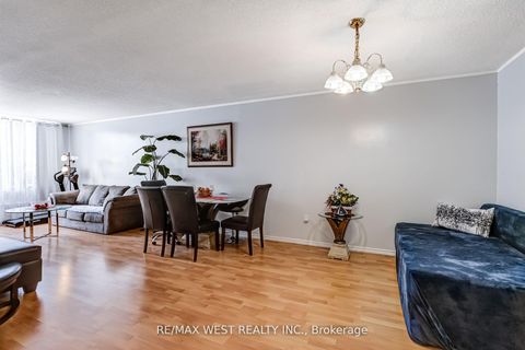 Photo 4 at 209 - 340 Dixon Road, The Westway, Toronto