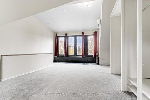 Photo 16 at 62 Lakeview Avenue, Bellwoods, Toronto