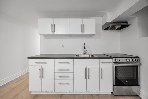 Photo 28 at 62 Lakeview Avenue, Bellwoods, Toronto