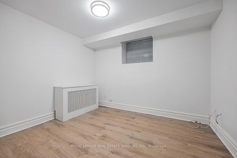 Photo 29 at 62 Lakeview Avenue, Bellwoods, Toronto