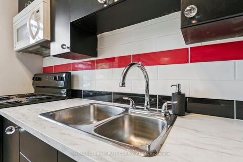 Photo 13 at 101 - 185 Stephen Drive, Queensway, Toronto