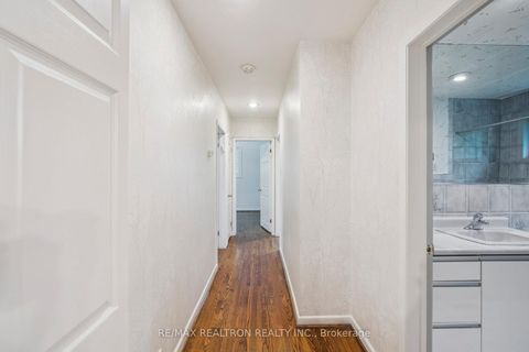 Photo 17 at 40 Marathon Crescent, Newtonbrook West, Toronto