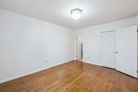 Photo 19 at 40 Marathon Crescent, Newtonbrook West, Toronto