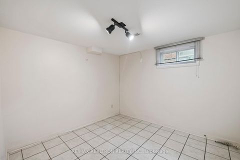 Photo 38 at 40 Marathon Crescent, Newtonbrook West, Toronto