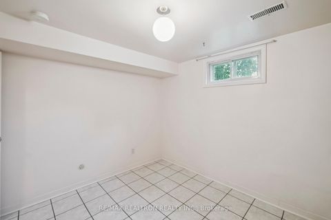 Photo 41 at 40 Marathon Crescent, Newtonbrook West, Toronto