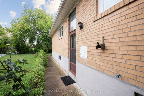 Photo 47 at 40 Marathon Crescent, Newtonbrook West, Toronto