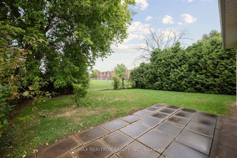 Photo 48 at 40 Marathon Crescent, Newtonbrook West, Toronto