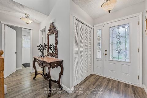 Photo 5 at 230 Browning Trail, Letitia Heights, Barrie