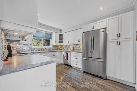 Photo 6 at 230 Browning Trail, Letitia Heights, Barrie