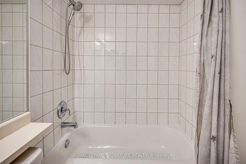 Photo 17 at 402 - 212 Eglinton Avenue, Mount Pleasant West, Toronto