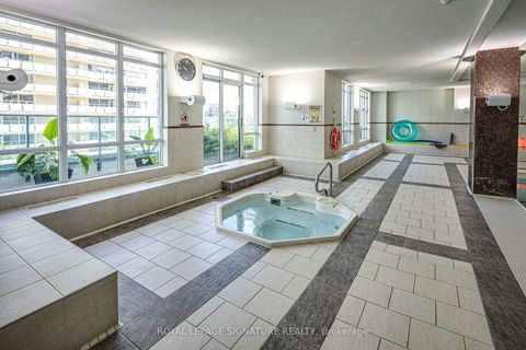 Photo 19 at 402 - 212 Eglinton Avenue, Mount Pleasant West, Toronto