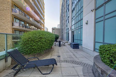 Photo 21 at 402 - 212 Eglinton Avenue, Mount Pleasant West, Toronto