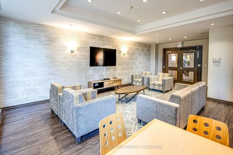 Photo 22 at 402 - 212 Eglinton Avenue, Mount Pleasant West, Toronto