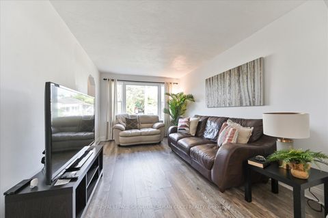 Photo 7 at 90 Meighen Avenue, Parkview, Toronto