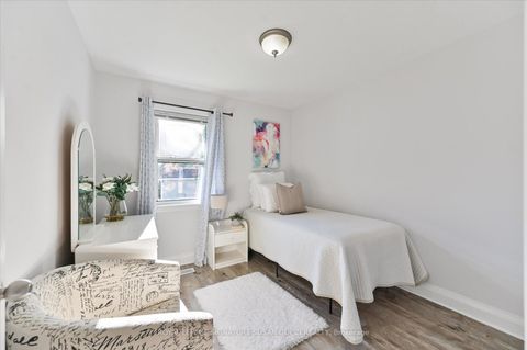Photo 15 at 90 Meighen Avenue, Parkview, Toronto