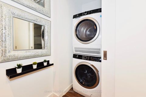 Photo 7 at 404 - 7 Smith Crescent, Queensway, Toronto