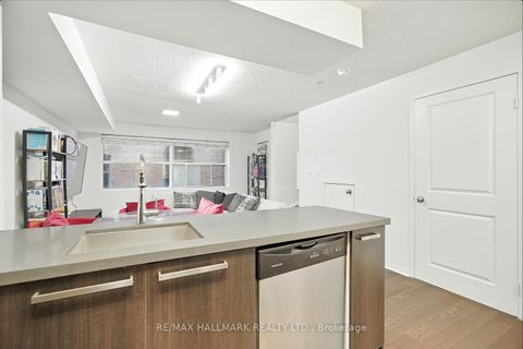 Photo 16 at 116 - 11 St Joseph Street, Bay Street Corridor, Toronto