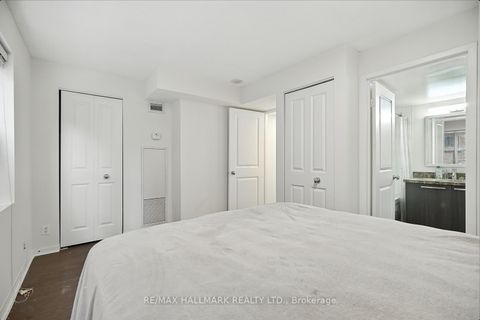 Photo 24 at 116 - 11 St Joseph Street, Bay Street Corridor, Toronto