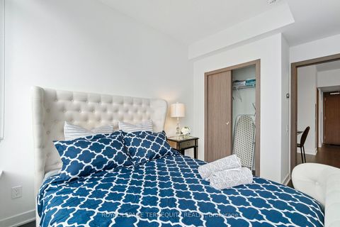 Photo 4 at 3010 - 19 Bathurst Street, Waterfront Communities C1, Toronto
