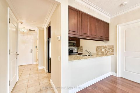 Photo 7 at 408 - 10101 Yonge Street N, Crosby, Richmond Hill