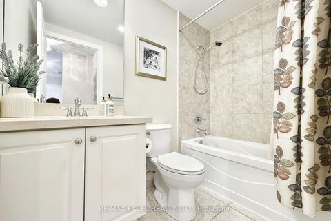 Photo 18 at 408 - 10101 Yonge Street N, Crosby, Richmond Hill