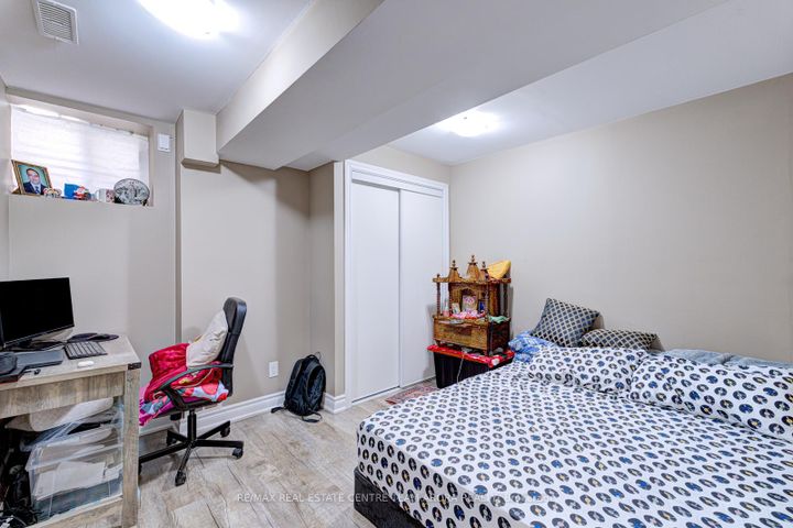 Photo 43 at 313 Buick Boulevard, Northwest Brampton, Brampton