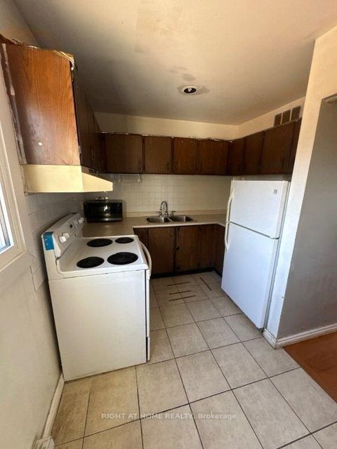 Photo 6 at 5 - 1209 Queen Street E, South Riverdale, Toronto