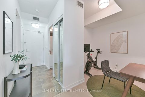 Photo 4 at 702 - 215 Fort York Boulevard, Niagara, Toronto