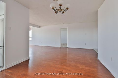 Photo 7 at 1109 - 7601 Bathurst Street, Yorkhill, Vaughan