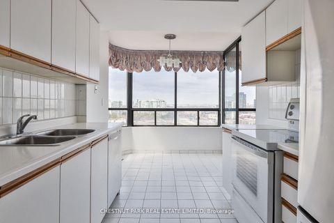 Photo 10 at 1109 - 7601 Bathurst Street, Yorkhill, Vaughan