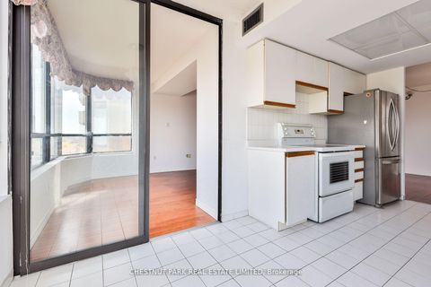 Photo 13 at 1109 - 7601 Bathurst Street, Yorkhill, Vaughan