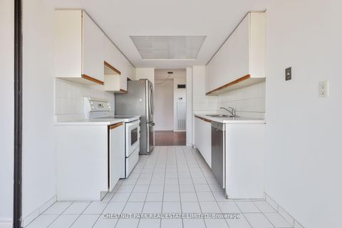 Photo 14 at 1109 - 7601 Bathurst Street, Yorkhill, Vaughan