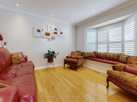 Photo 2 at 47 Skipperhill Crescent, Rouge E11, Toronto