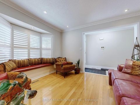 Photo 3 at 47 Skipperhill Crescent, Rouge E11, Toronto