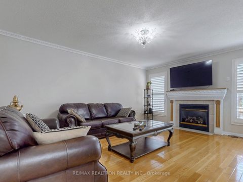 Photo 9 at 47 Skipperhill Crescent, Rouge E11, Toronto
