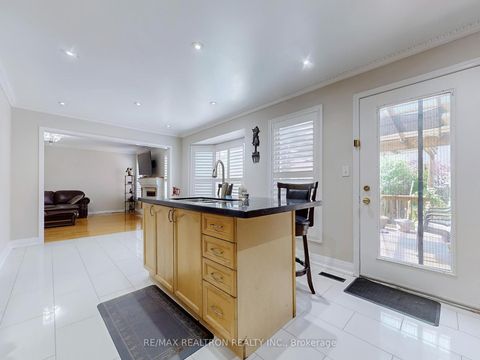 Photo 14 at 47 Skipperhill Crescent, Rouge E11, Toronto