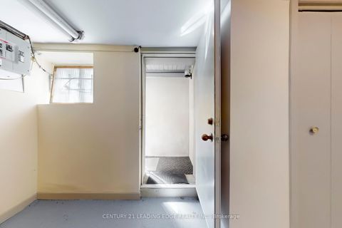 Photo 27 at 60 Ulster Street, University, Toronto