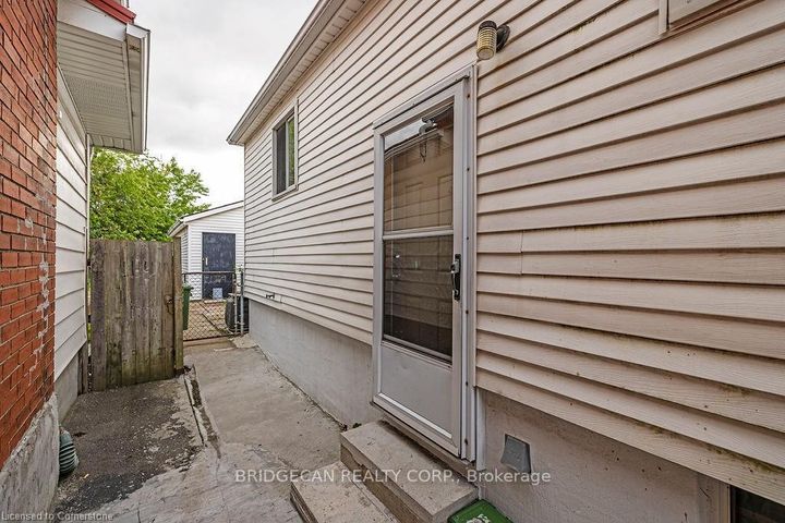Photo 3 at 201 East 23rd Street, Eastmount, Hamilton