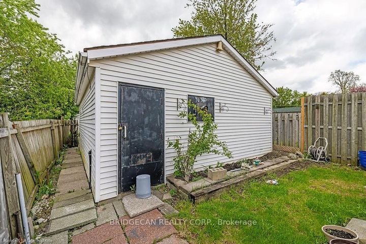 Photo 4 at 201 East 23rd Street, Eastmount, Hamilton