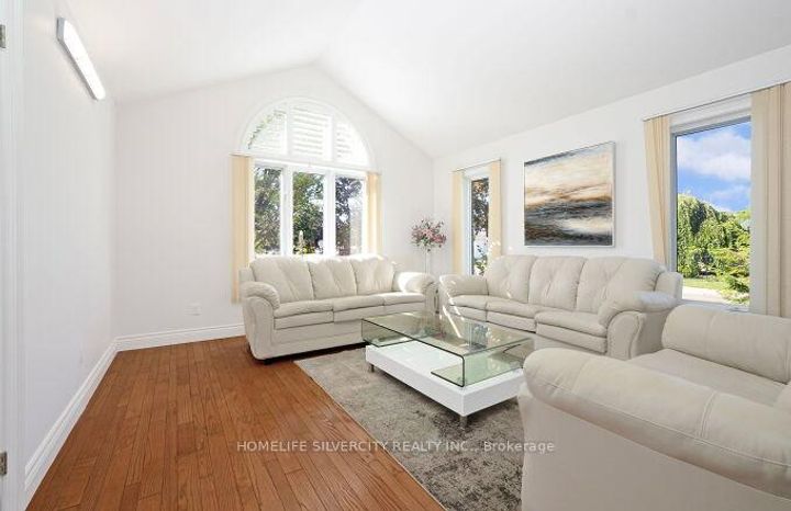 Photo 10 at 126 Montmorency Drive, Red Hill, Hamilton