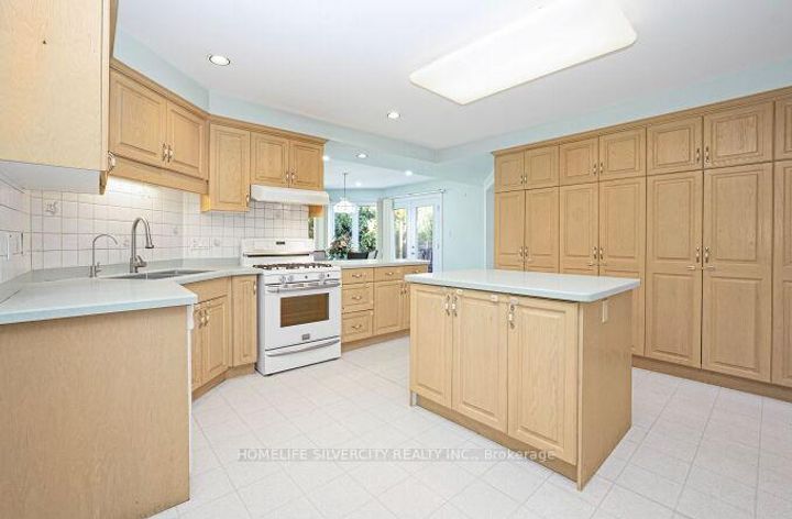 Photo 15 at 126 Montmorency Drive, Red Hill, Hamilton