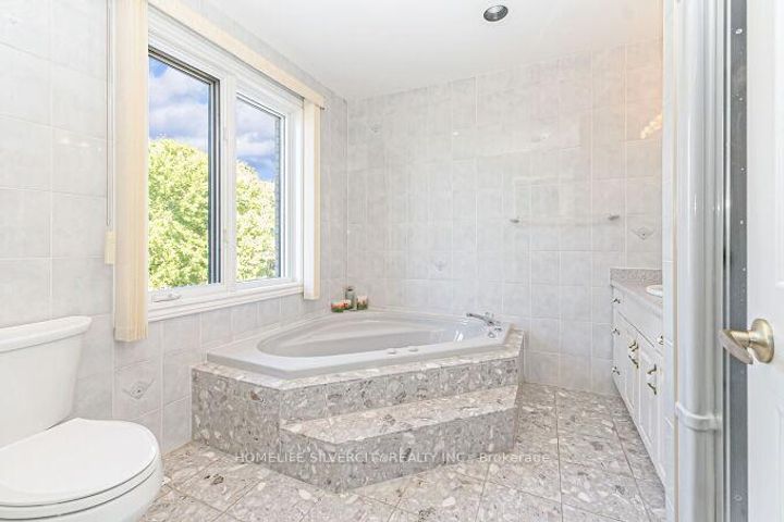 Photo 25 at 126 Montmorency Drive, Red Hill, Hamilton